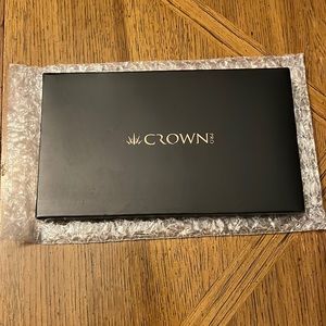 Eye Shadow Palette by Crown Pro